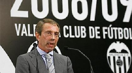 Δεν αποκλείει πωλήσεις παικτών ο πρόεδρος της Βαλένθια