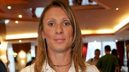 Ετοιμάζει αγωγές η Θάνου