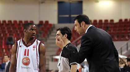 Τριφούνοβιτς: «Η άμυνα μας έδωσε τη νίκη»