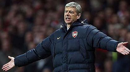 «Καρφιά» Βενγκέρ για τη διαιτησία