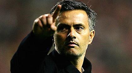 Μουρίνιο: «Η καλύτερη λύση είναι να φύγει ο Αντριάνο»