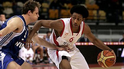 Μπήκε με το δεξί…