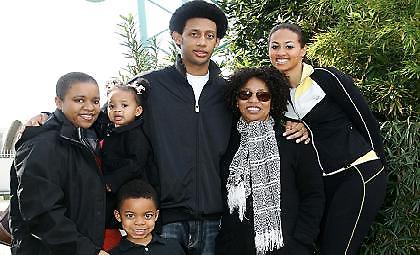 Η μητέρα του Τσίλντρες στο www.sportfm.gr