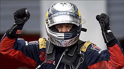 Φέτελ: «Να οδηγήσω για τη Ferrari…»