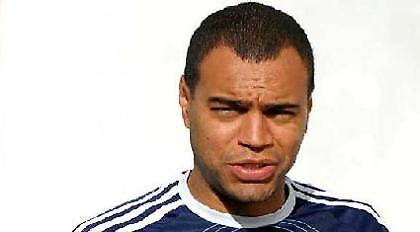 Δοκιμάζει τον Ντενίλσον η Μπόλτον