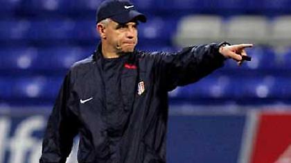 Ατλέτικο Μ.: Στήριξη στον Αγκίρε