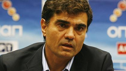 «Να αλλάξουμε χώρα για το γήπεδο»