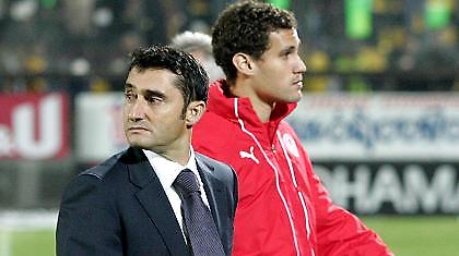 Γιατί δεν βάζει τους μικρούς;