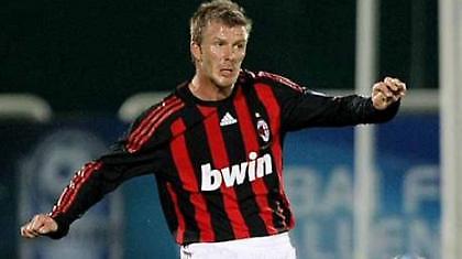 Μπερλουσκόνι: «Θέλουμε να παραμείνει ο Μπέκαμ»