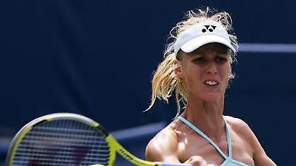 Συνεχίζει η Ντεμεντίεβα, τυχερή η Γουίλιαμς