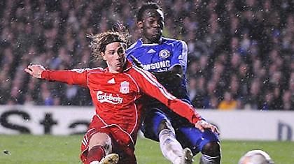 Premier League: «Κόκκινοι» vs «μπλε»