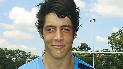 Ανανεώνει ο Μπουζάνης με Λίβερπουλ