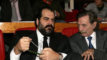 Πατέρας: «Δεν δέχομαι απειλές και ύβρεις»