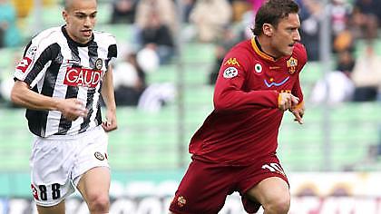 Αλμούνια: «Ο Τότι κορυφαίος στην Ευρώπη»