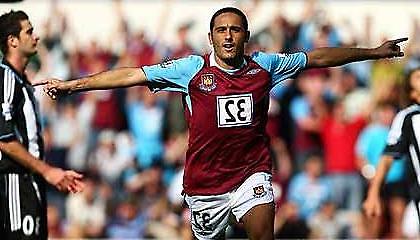 Να μείνει στη Γούεστ Χαμ θέλει ο Ντι Μικέλε