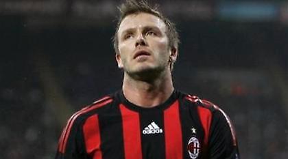 Στην εθνική και πάλι ο Μπέκαμ