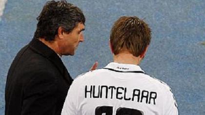 Διαψεύδει τα περί τάσης φυγής ο μάνατζερ του Χούντελαρ