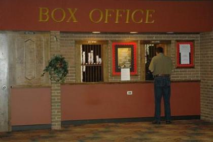 Η Αθήνα ψηφίζει 'Μπέντζαμιν Μπάτον'