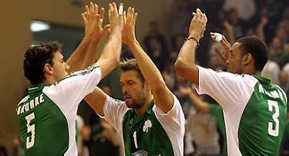 Καταπράσινος ο πρώτος «εμφύλιος»