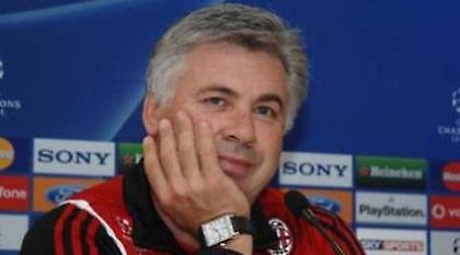 Αντσελότι: «Δεν φεύγω από τη Μίλαν»