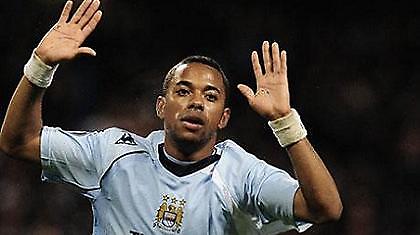 Χιούζ: «Πρέπει να βελτιωθεί εκτός έδρας ο Ρομπίνιο»