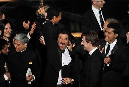 Το σήκωσαν και το πανηγύρισαν