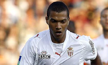 Μονσορό: «Σεβασμός και προσοχή στον Ολυμπιακό»