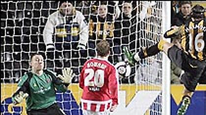 Πρόκριση για Χαλ