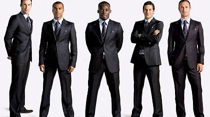 Τους έραψε…κοστούμι, ο Χίντινγκ!