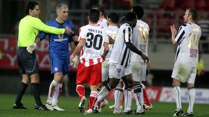 Κακή βαθμολογία ο βοηθός του Ολυμπιακός- ΠΑΟΚ