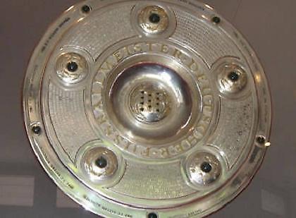 Bundesliga: «Σφαγή» για τον τίτλο