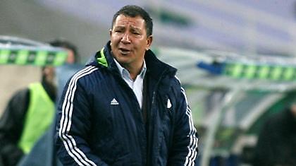 Εμπιστεύονται τον Τεν Κάτε και συνεχίζουν μ' αυτόν