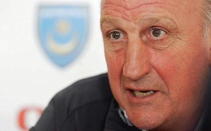 Χαρτ: «Να βάλει το κεφάλι κάτω ο Γκέκας»