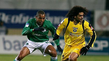 Αντί να φτάσει τον Ολυμπιακό τον πρόλαβε η ΑΕΚ...