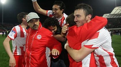 Το κάνει με όλους τους τρόπους!