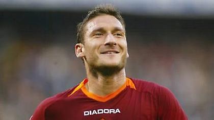 Η φάρσα του Τότι στους δημοσιογράφους