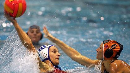 Νίκες για τα φαβορί