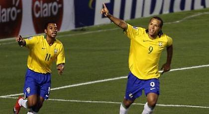 Άνετη και δεύτερη η «σελεσάο» (video)