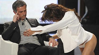 Ο Μουρίνιο και η σέξι χορεύτρια!