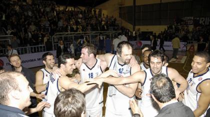 O ένας «ζωντανός», ο άλλος πισωγύρισμα…