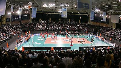 «Γιατί τους αφήσατε να μπουν;»