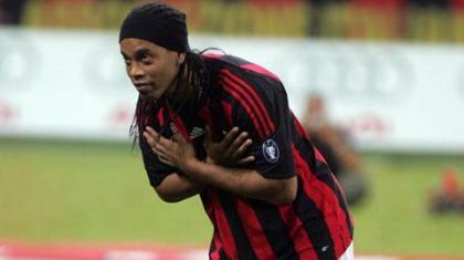 Ροναλντίνιο: «Κορυφαίος ο Μουρίνιο»