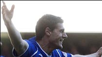 Scottish Premier: Πλησίασε η Ρέιντζερς