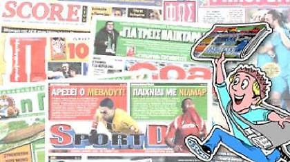 Με καφέ στην παραλία και τις εφημερίδες παραμάσχαλα