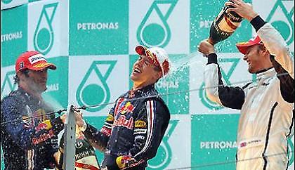 Φέτελ: «Ελπίζω να συνεχίσει να βρέχει»