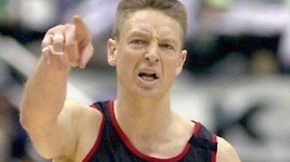 Ο Ομπράντοβιτς βραβεύει τον Σρεμπφ