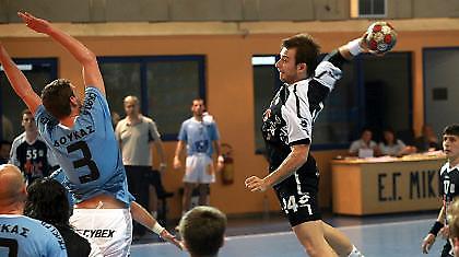 Ισόπαλο το ντέρμπι, πλησίασε ο ΠΑΟΚ