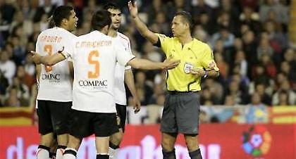 Παράπονα Βίγια για διαιτησία