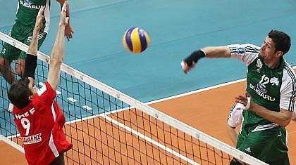 Πρώτο σέρβις στη… μητέρα των μαχών