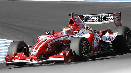 Γκαζώνει ξανά…